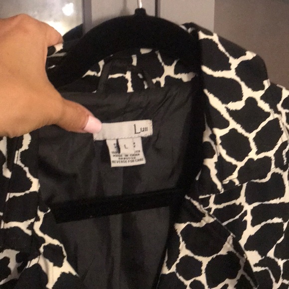 Black & White Trench - Picture 2 of 4